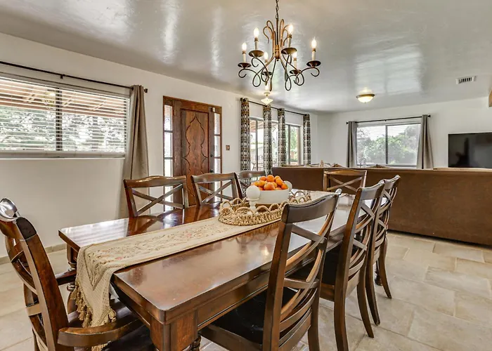 Walkable Uptown Gem! 3 Mi To Mtns Preserve